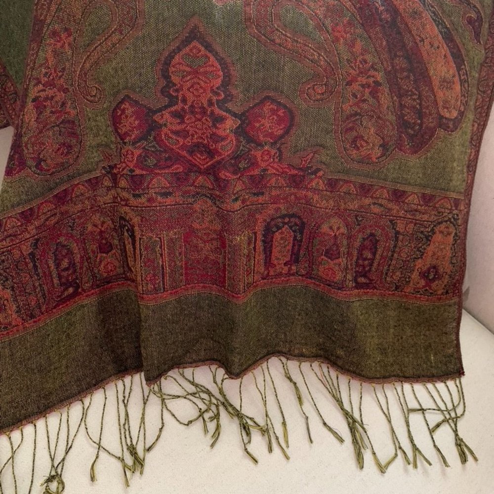 Reversible, Romantic Wrap - Picture 5 of 11